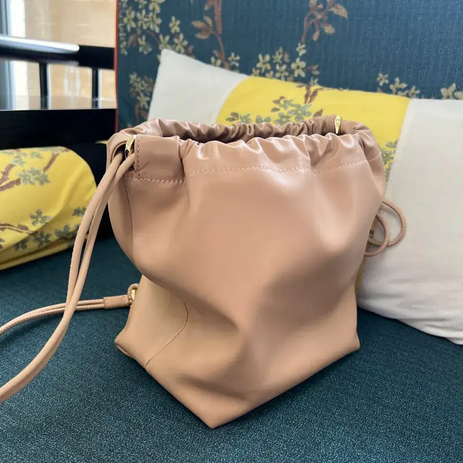 GARAVANI VLOGO POUF Bucket Bag
