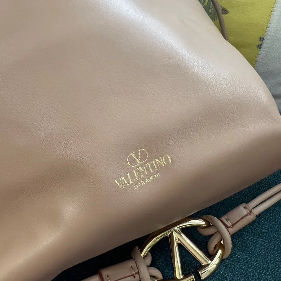 GARAVANI VLOGO POUF Bucket Bag