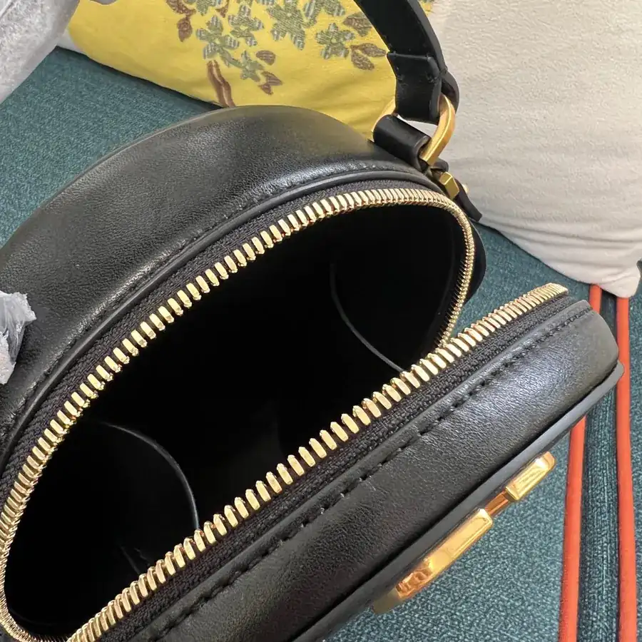 GARAVANI VLOGO Signature Calfskin Handbag