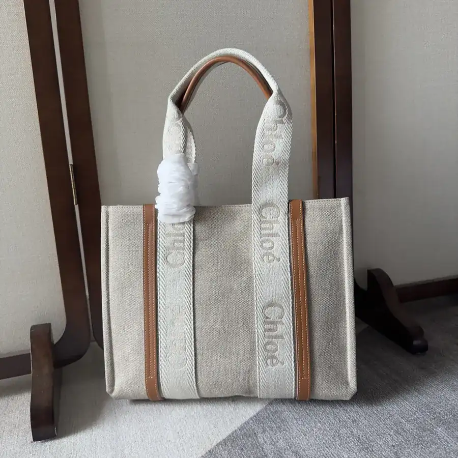 Chloe Woody Family Tote Medium