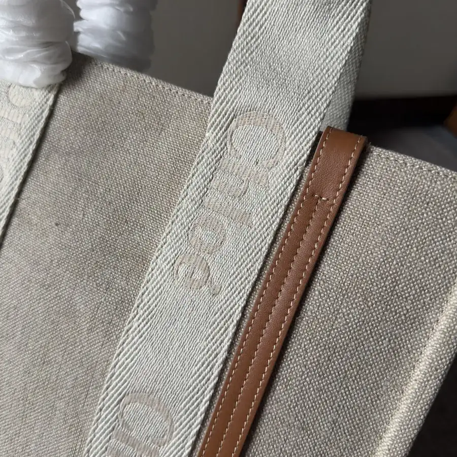 Chloe Woody Family Tote Medium