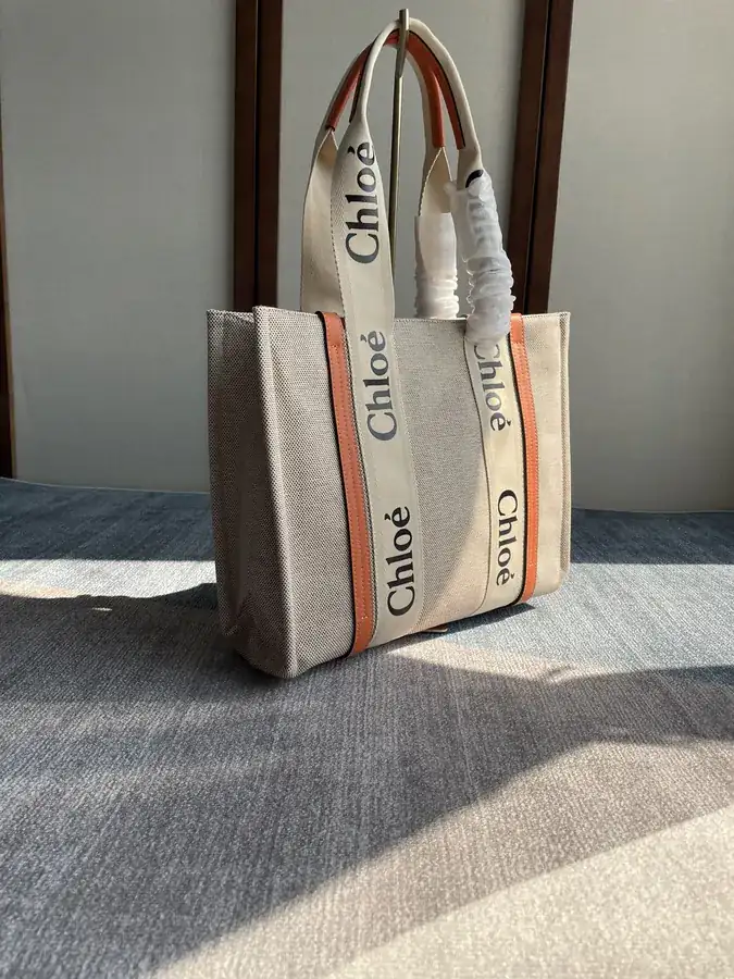 Chloe Woody Tote Bag Brown, Medium