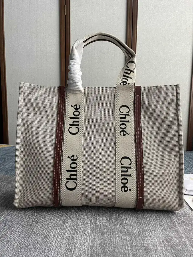 Chloe Woody Tote Bag in Brown