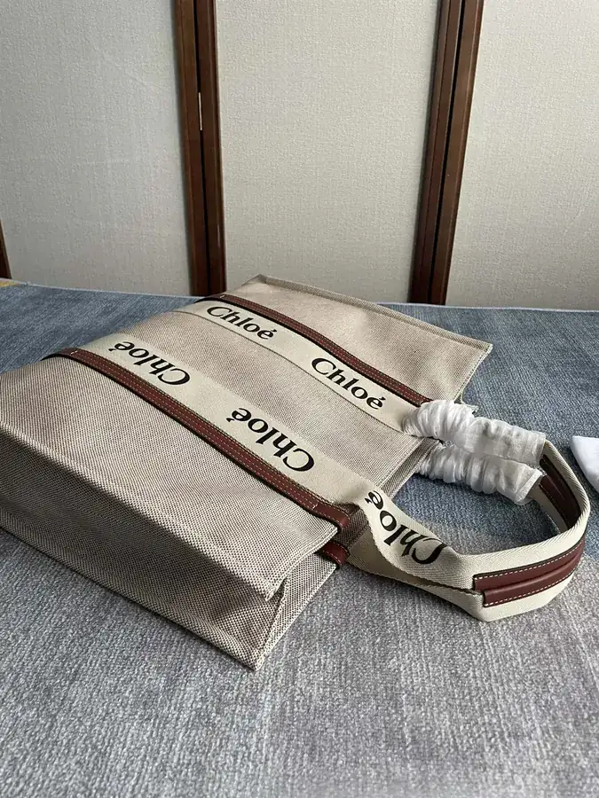 Chloe Woody Tote Bag in Brown