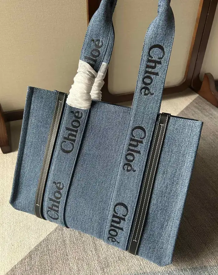Chloé Medium Woody Tote Bag