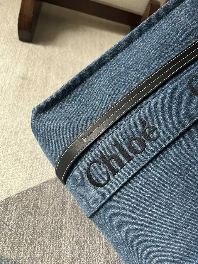 Chloé Medium Woody Tote Bag