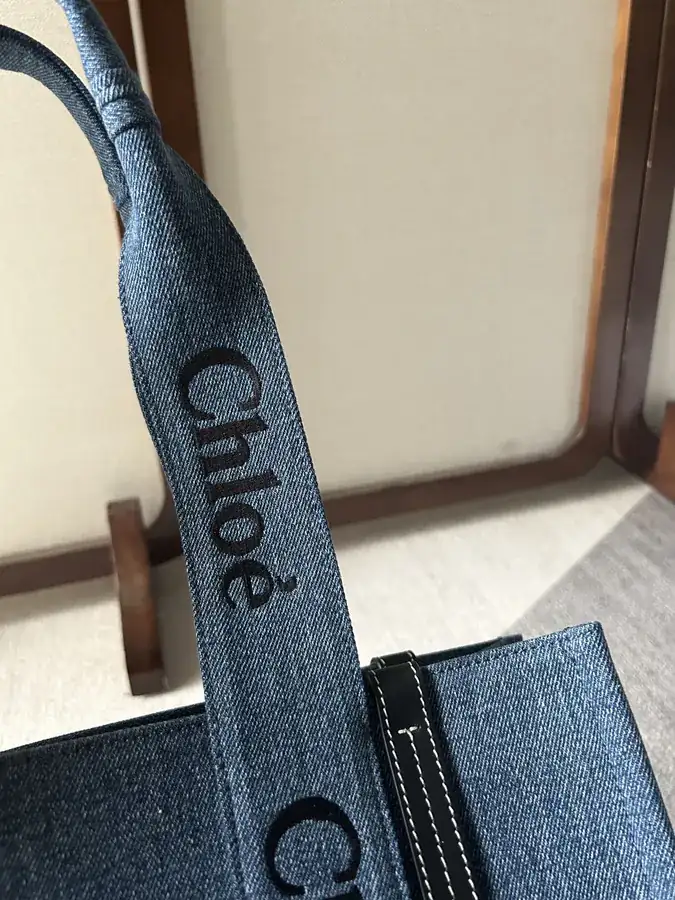 Chloé Medium Woody Tote Bag