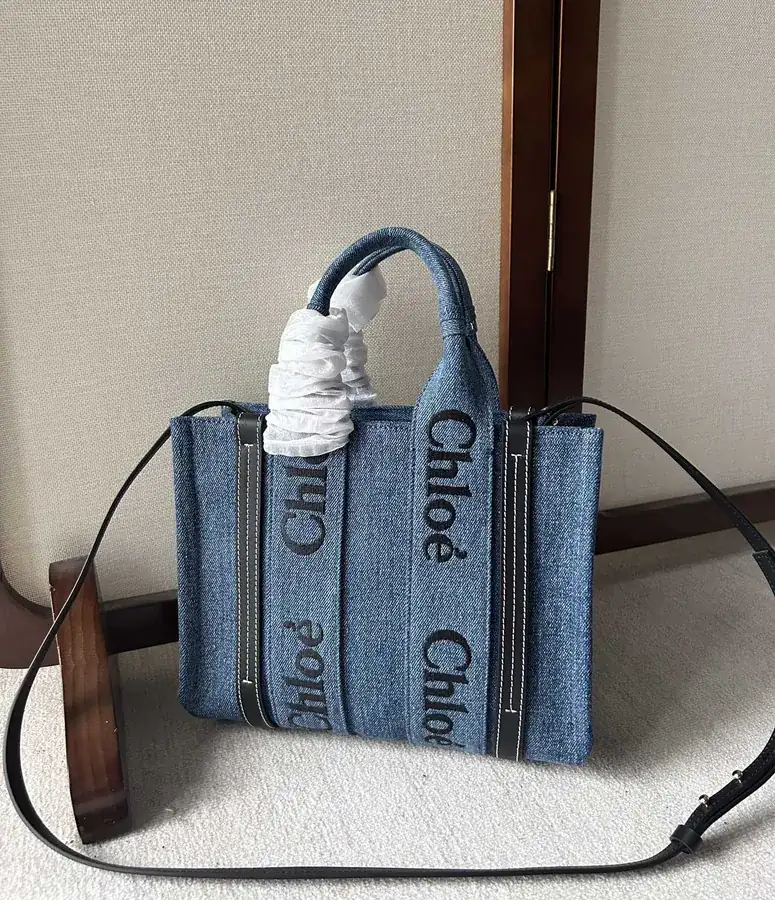 Chloé Medium Woody Tote Bag