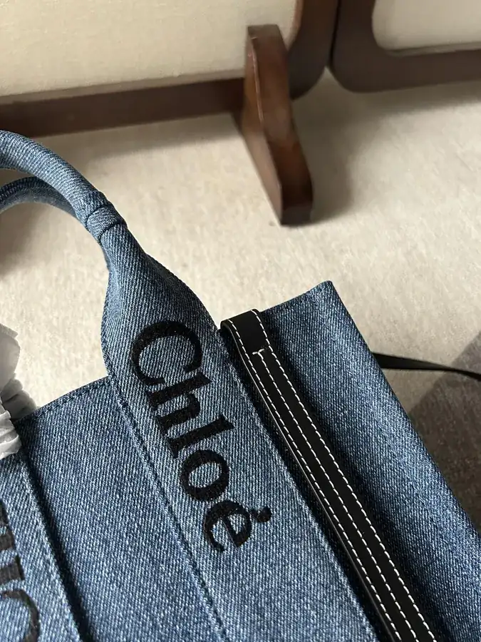 Chloé Medium Woody Tote Bag