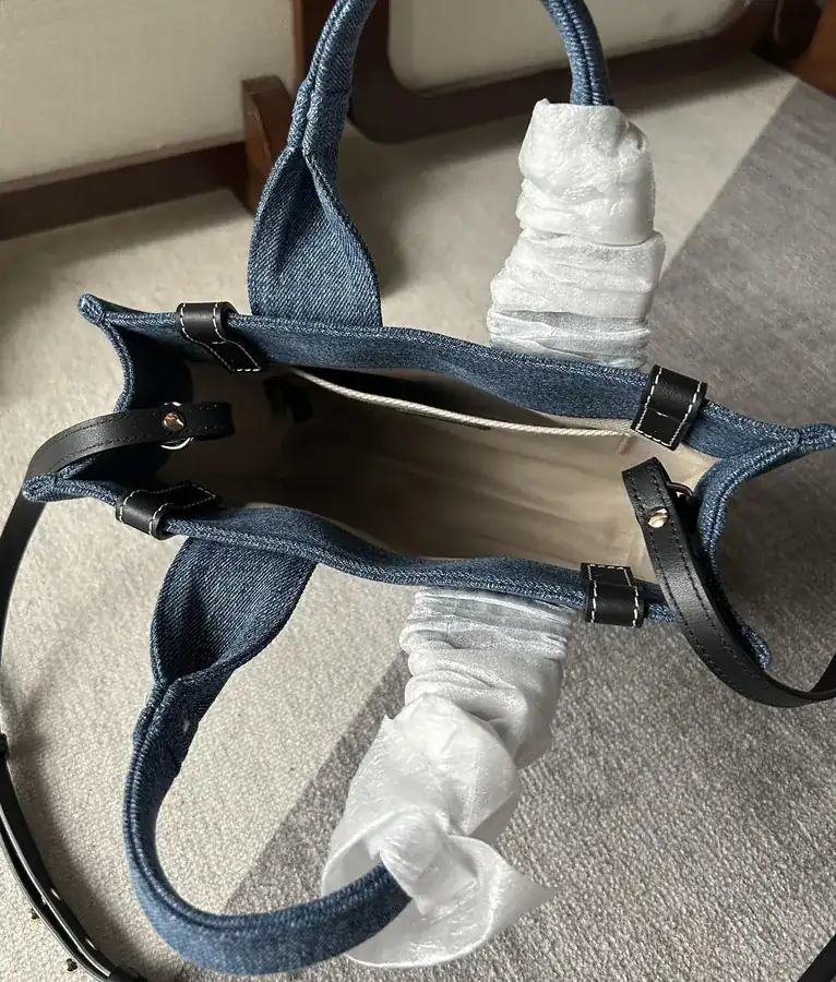 Chloé Medium Woody Tote Bag
