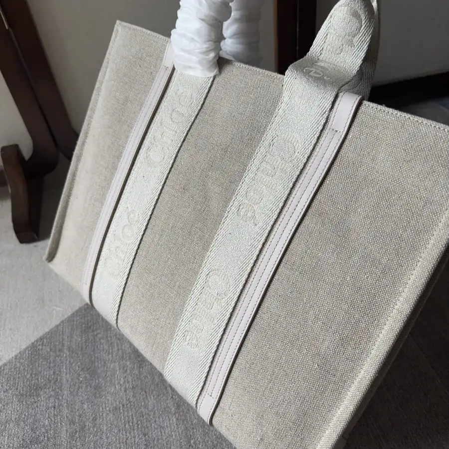 Chloe 23 Woody Family Tote Large