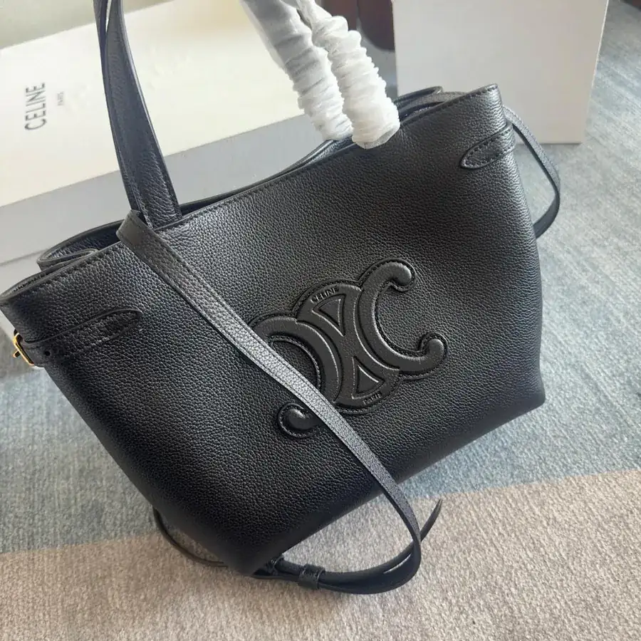 CE New Arrival Anais Cabas in Grained Calfskin Tote