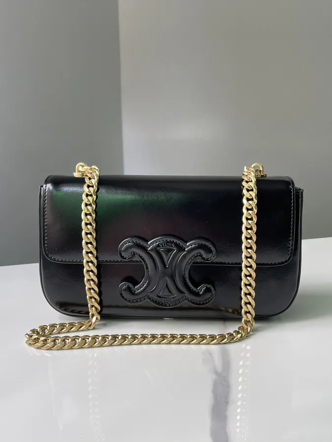 Batch 570 TRIOMPHE Glossy Leather Chain Shoulder Bag