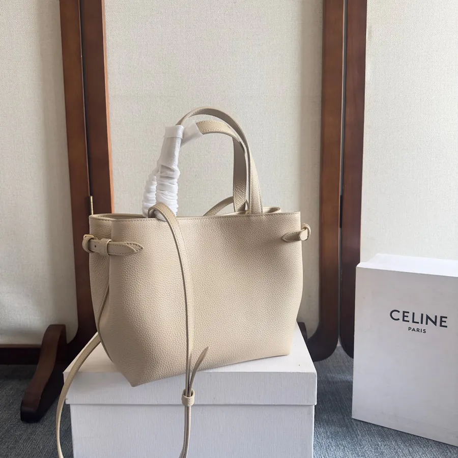 CE New Arrival Anais Cabas in Grained Calfskin Tote