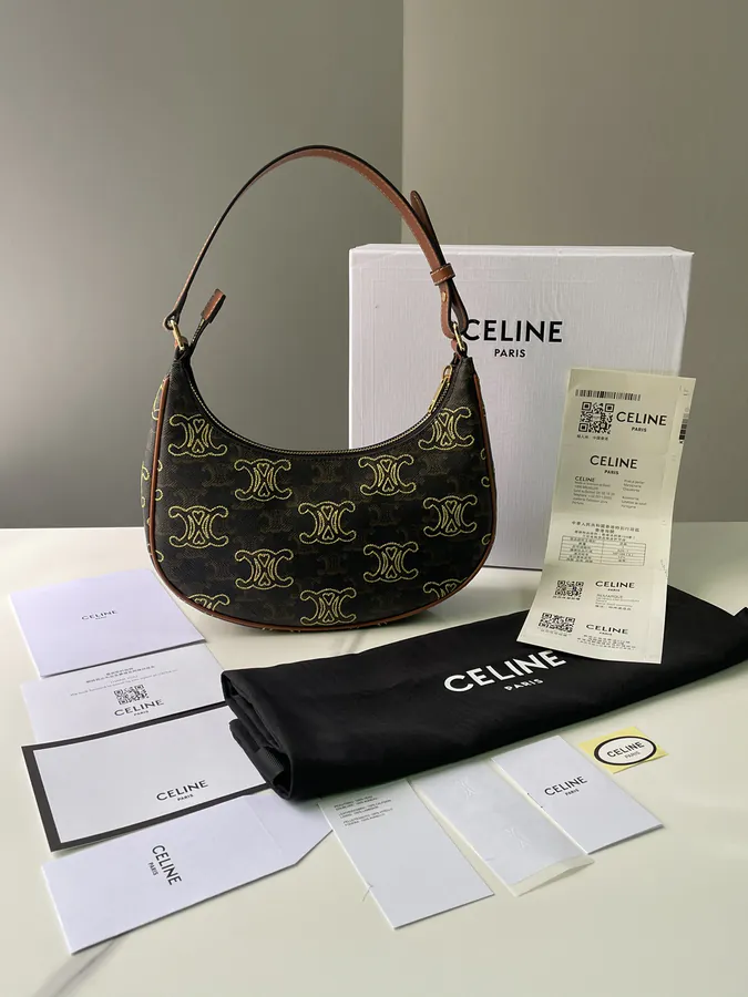 520AVA Logo Print Heart Embroidery Handbag