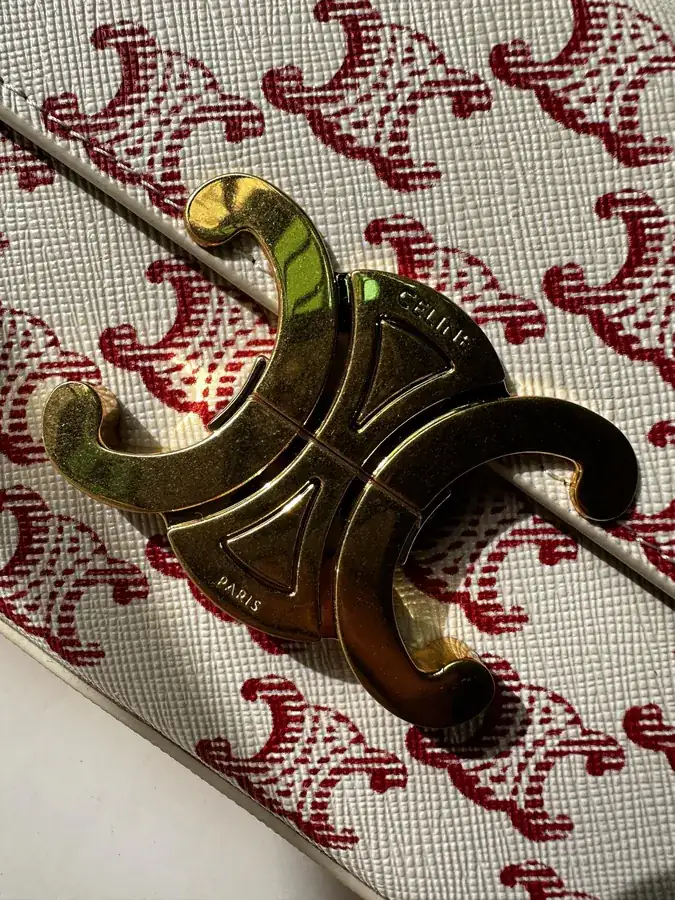 Triomphe Logo Embossed Leather Shoulder Bag