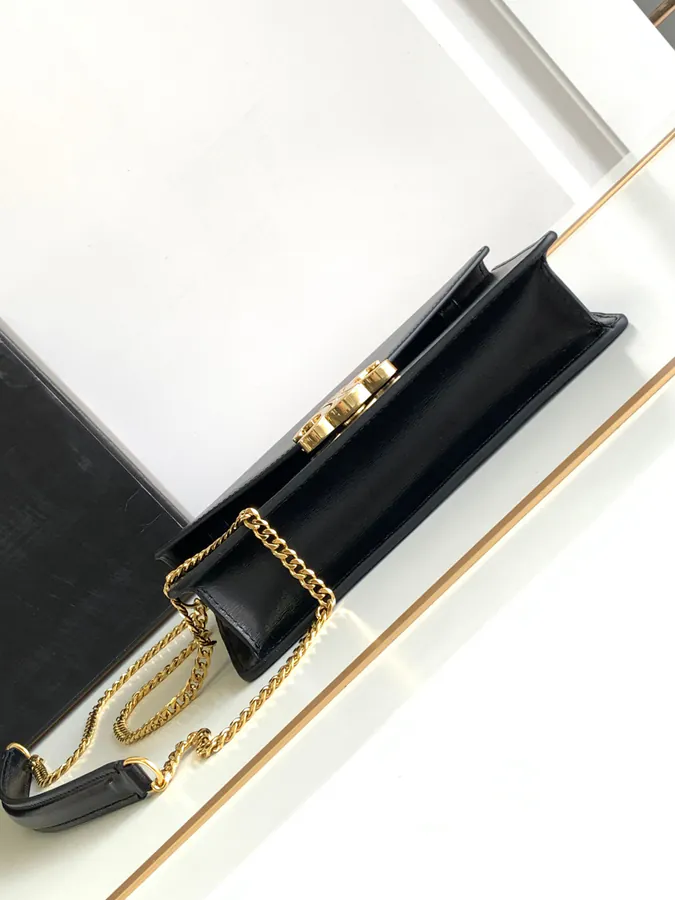 CELIN* TRIOMPHE Chain Leather Wallet