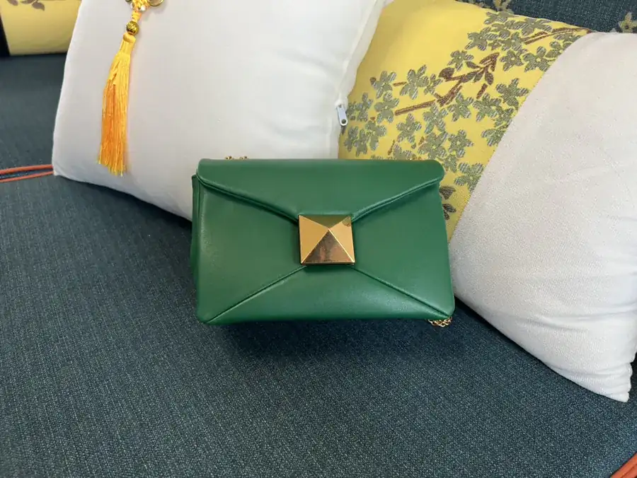 ONE STUD Chain Bag