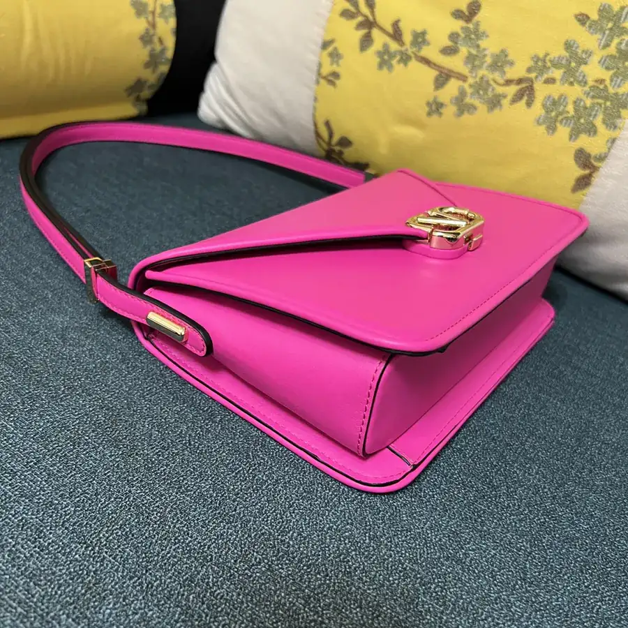 GARAVANI LETTER Large Bucket Bag