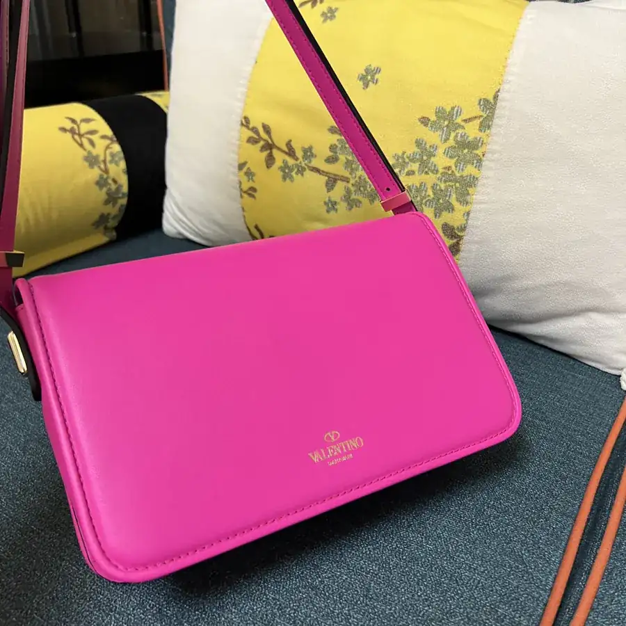 GARAVANI LETTER Large Bucket Bag