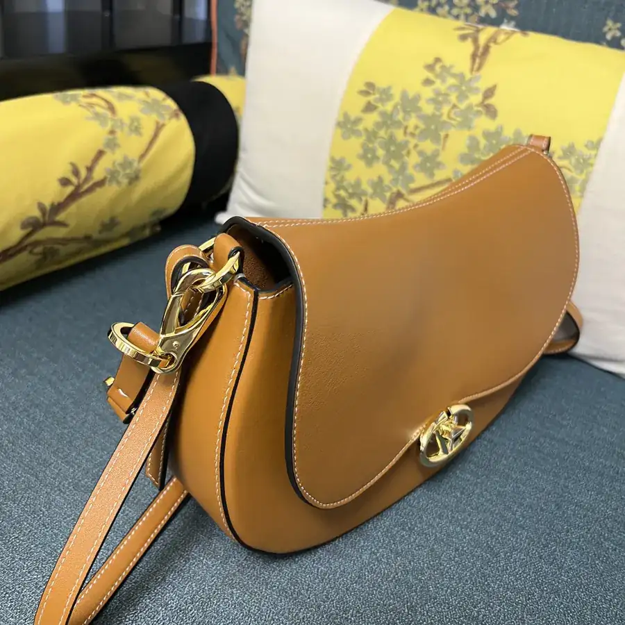 GARAVANI OHVAL Large Bucket Bag