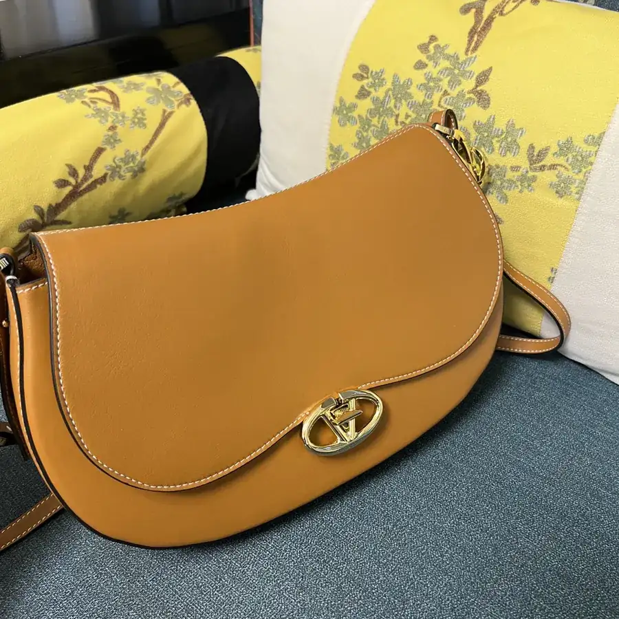 GARAVANI OHVAL Large Bucket Bag