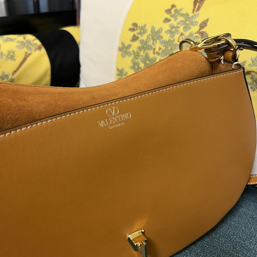 GARAVANI OHVAL Large Bucket Bag
