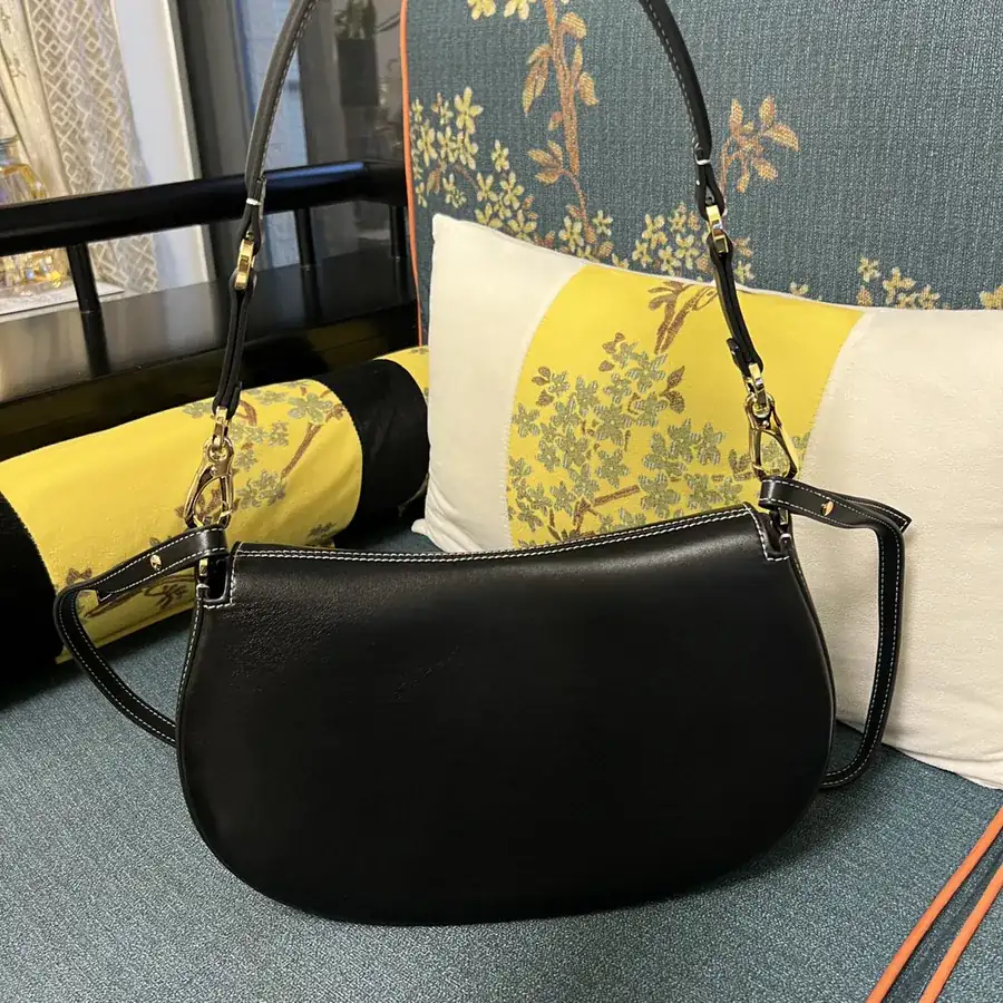 GARAVANI OHVAL Large Calfskin Handbag with VLOGO Signature Rotating Clasp