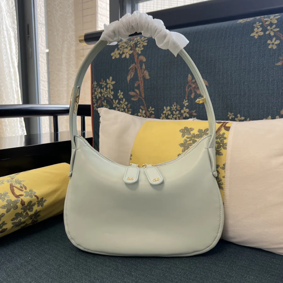 Garavan Small Travel Tote with V Logo Handle