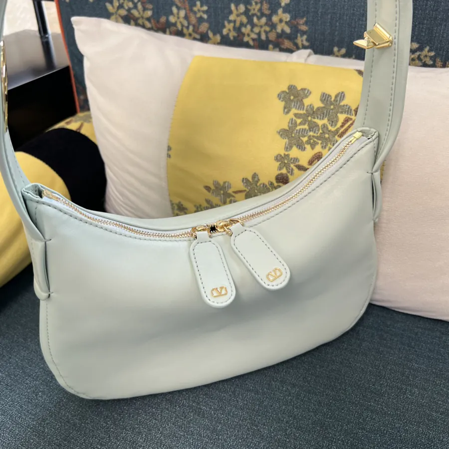 Garavan Small Travel Tote with V Logo Handle