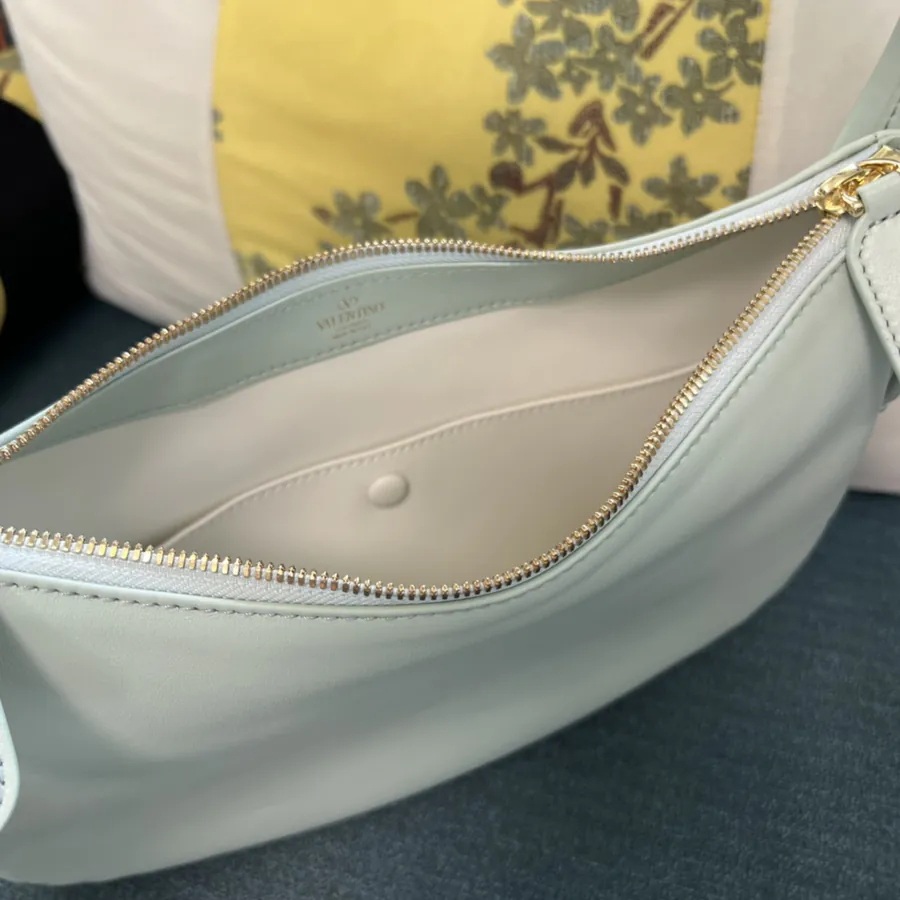 Garavan Small Travel Tote with V Logo Handle