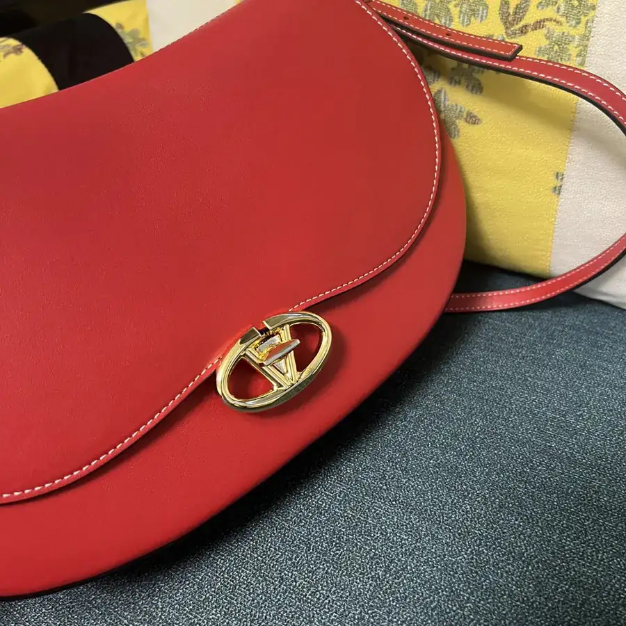 GARAVANI OHVAL Large Calfskin Handbag with VLOGO Signature Rotating Clasp