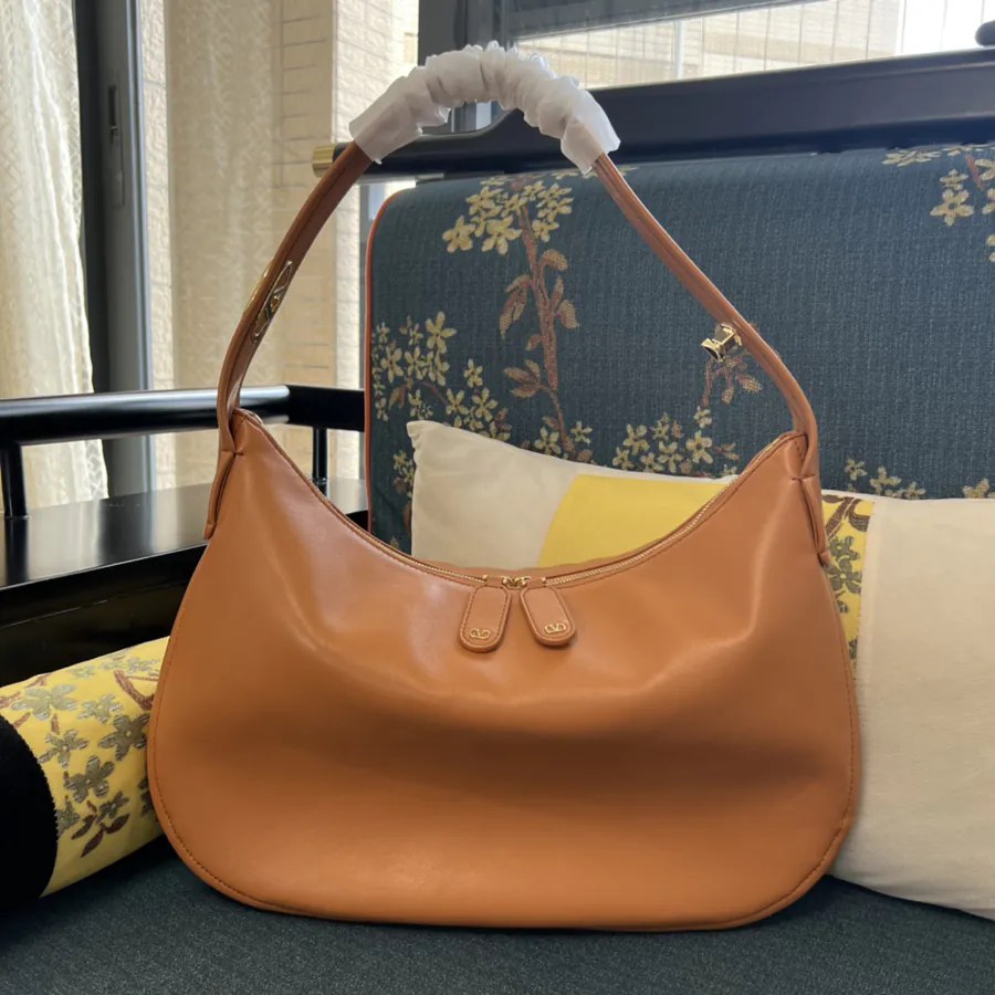 Garavan Large Travel Tote