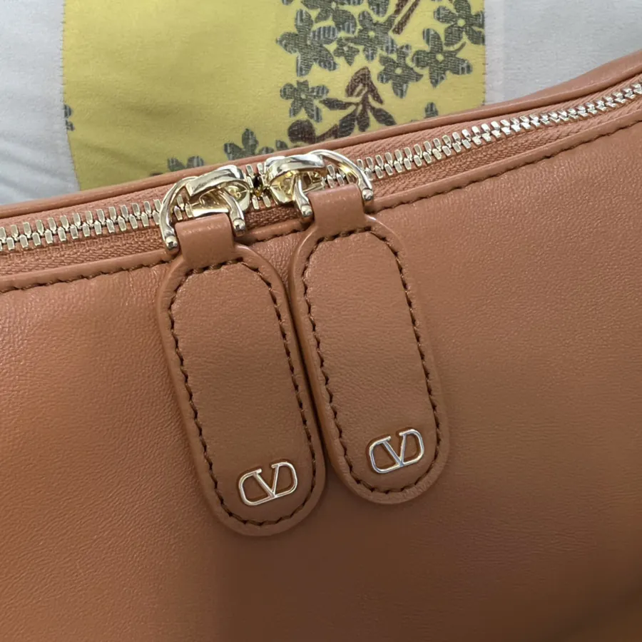Garavan Large Travel Tote