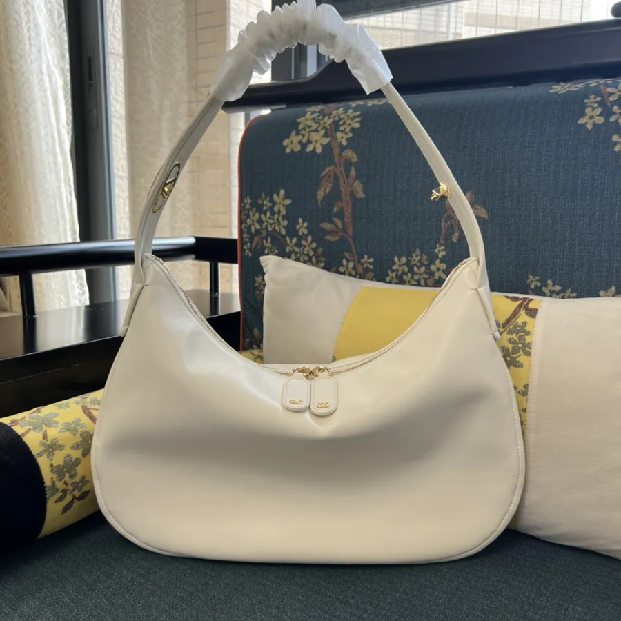 Garavan Large Shoulder Bag
