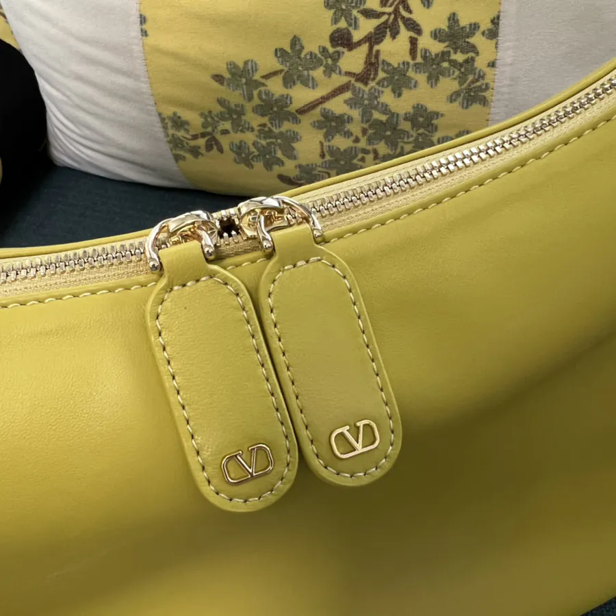 Garavan Large Shoulder Bag