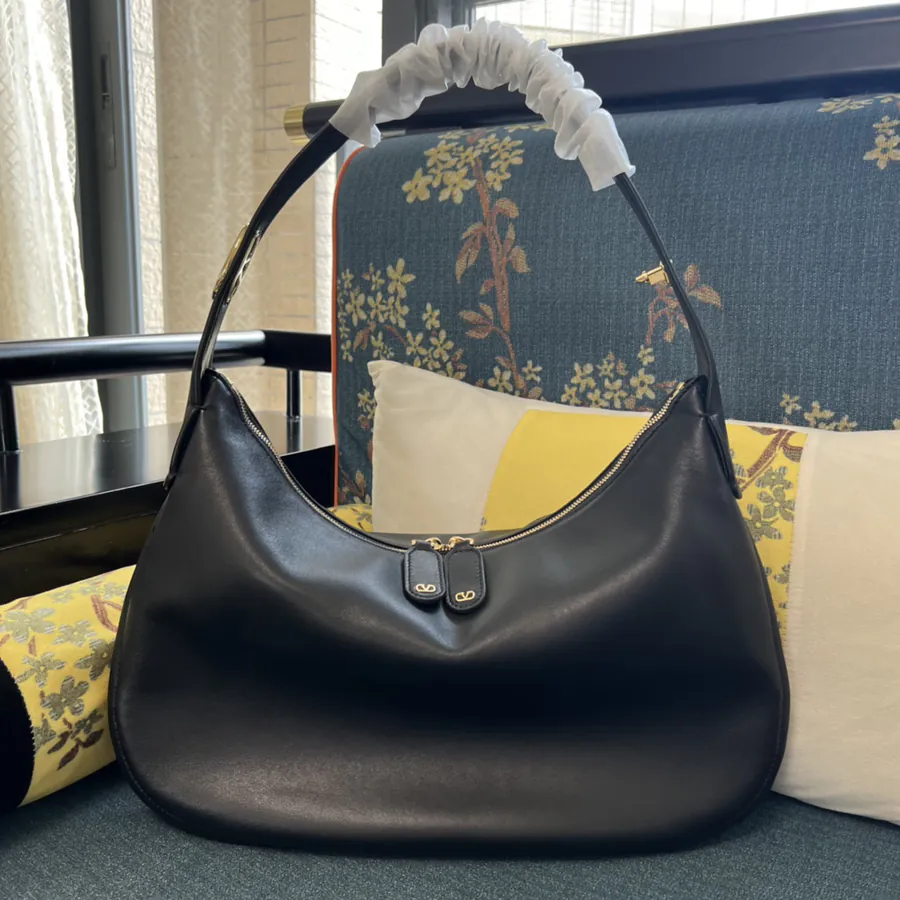 Garavan Large Shoulder Bag