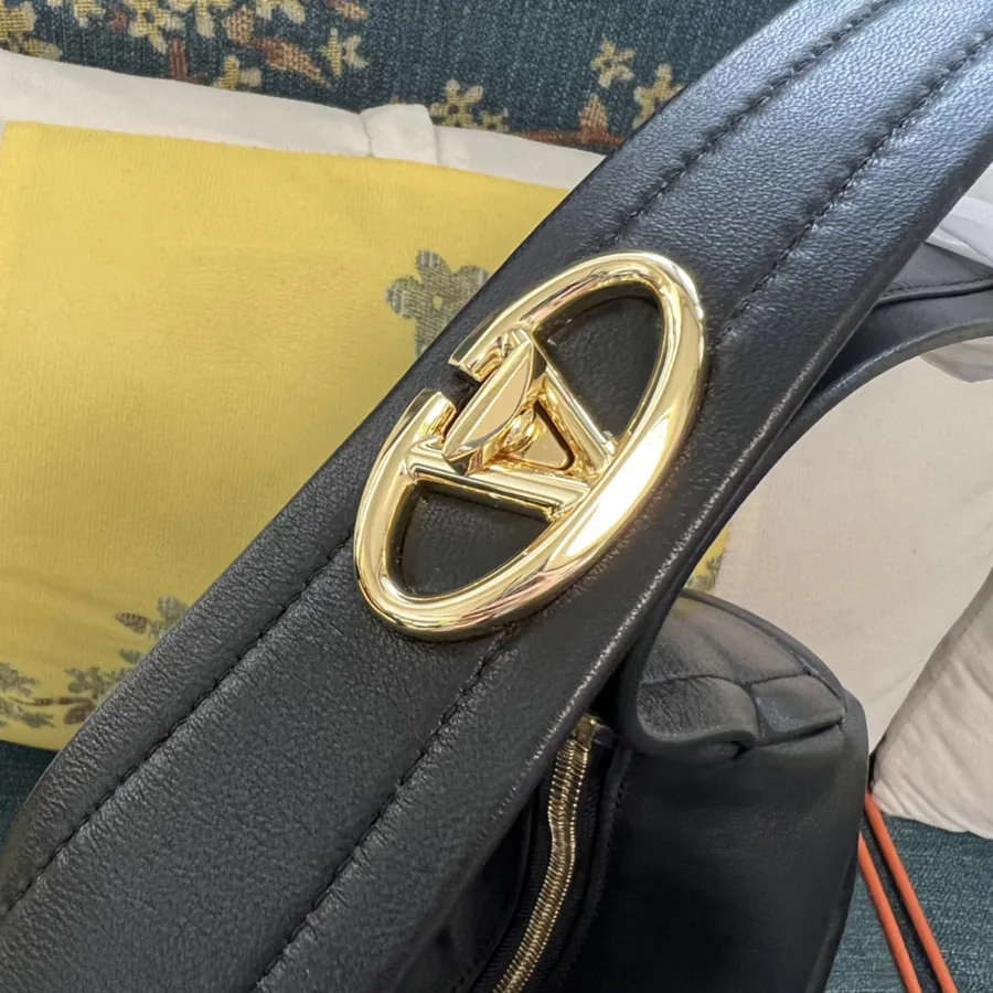 Garavan Large Shoulder Bag