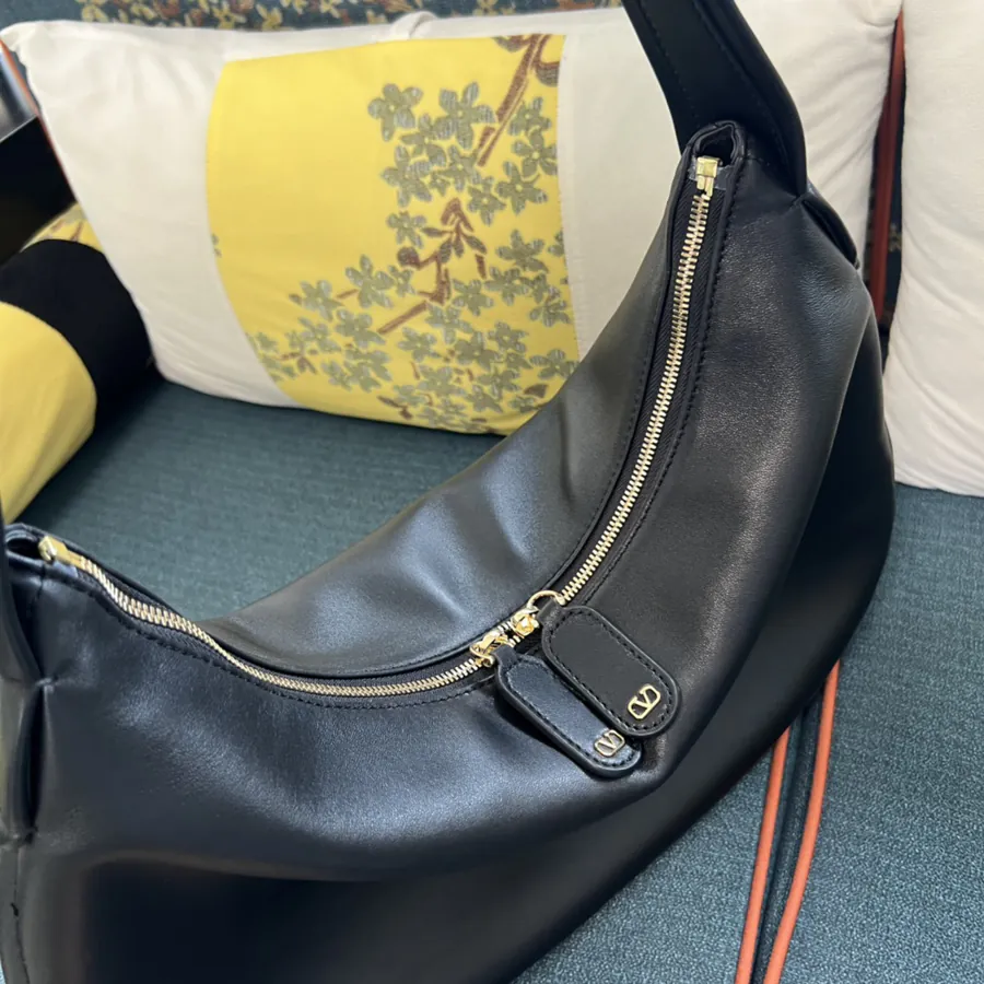 Garavan Large Shoulder Bag