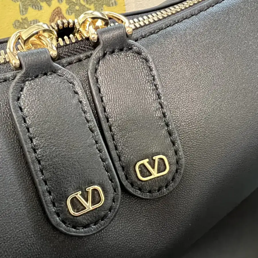 Garavan Large Shoulder Bag