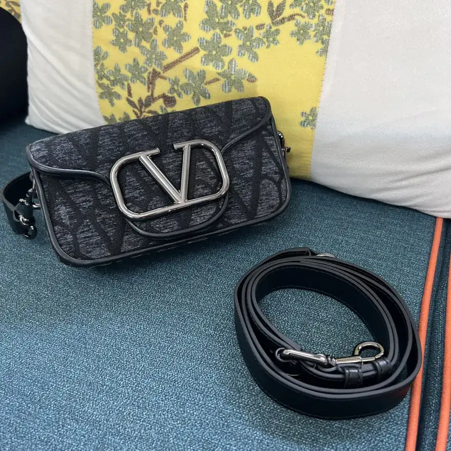 V Logo Mini Locò Leather and Fabric Tote
