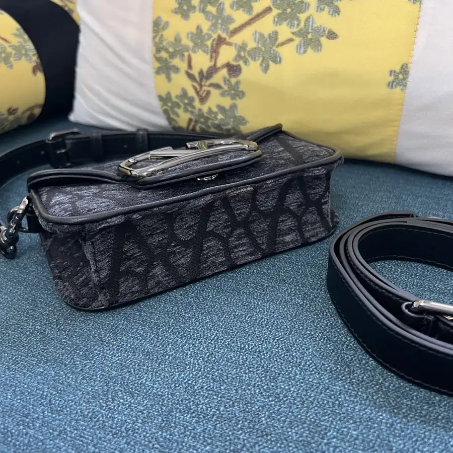 V Logo Mini Locò Leather and Fabric Tote