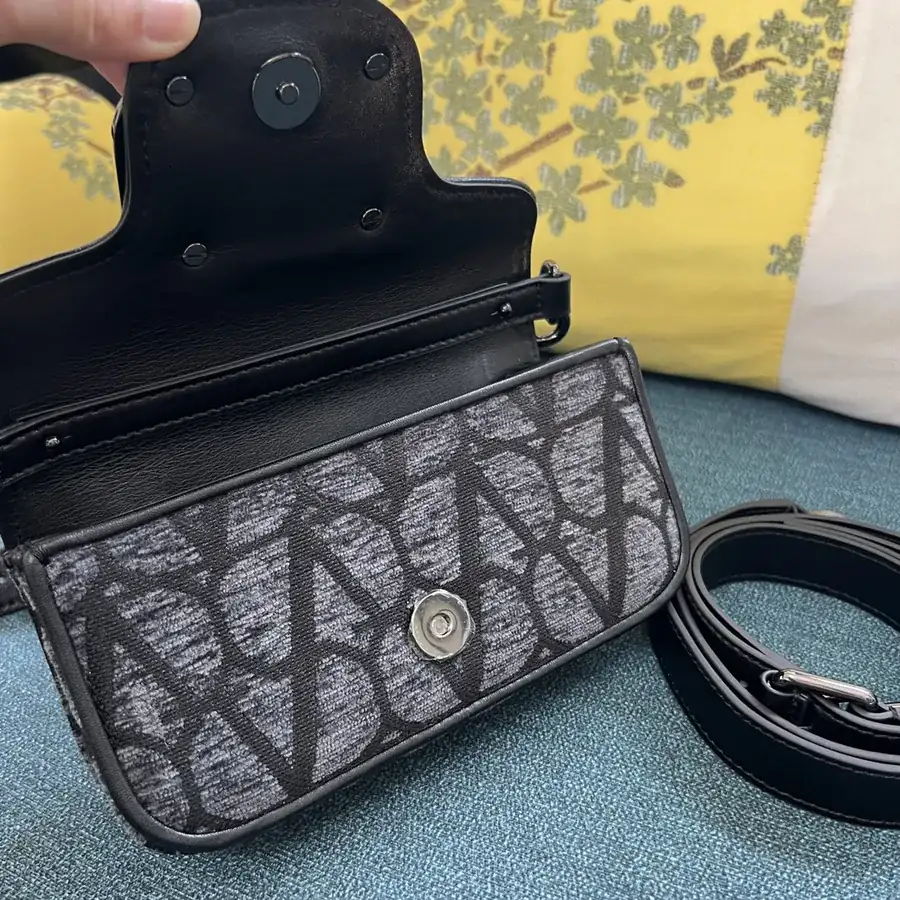 V Logo Mini Locò Leather and Fabric Tote
