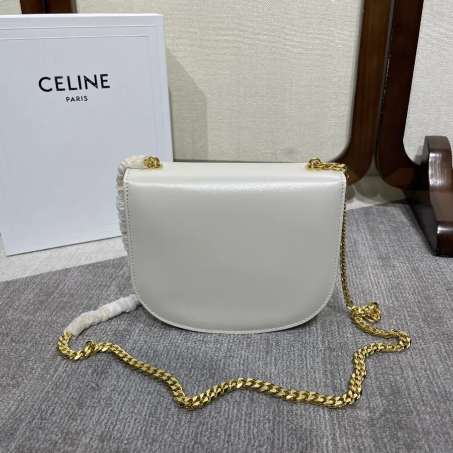 Teen Besace Triomphe Bucket Bag with Chain Texture and Classic Triumph Metal Clasp