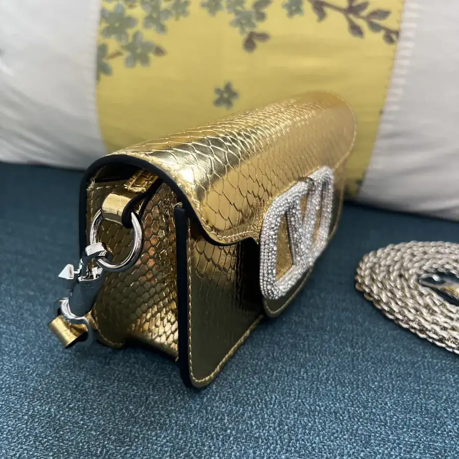 V Garavani MiniLOC Small Handbag