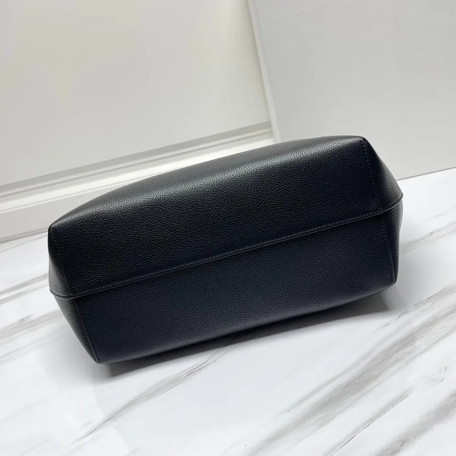 CABAS ANAÏS Grained Calfskin Handbag