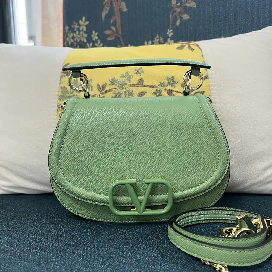 GARAVANI VSLING Bucket Bag in Grained Calfskin