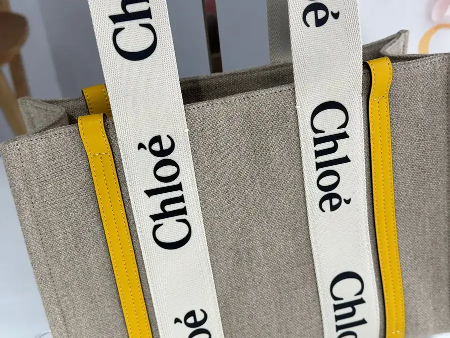 Chloe Woody Tote Medium Size