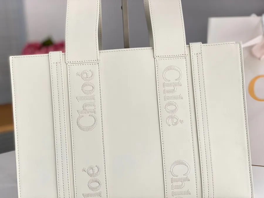 Chloe Woody Leather Tote Bag Elegant and Luxurious