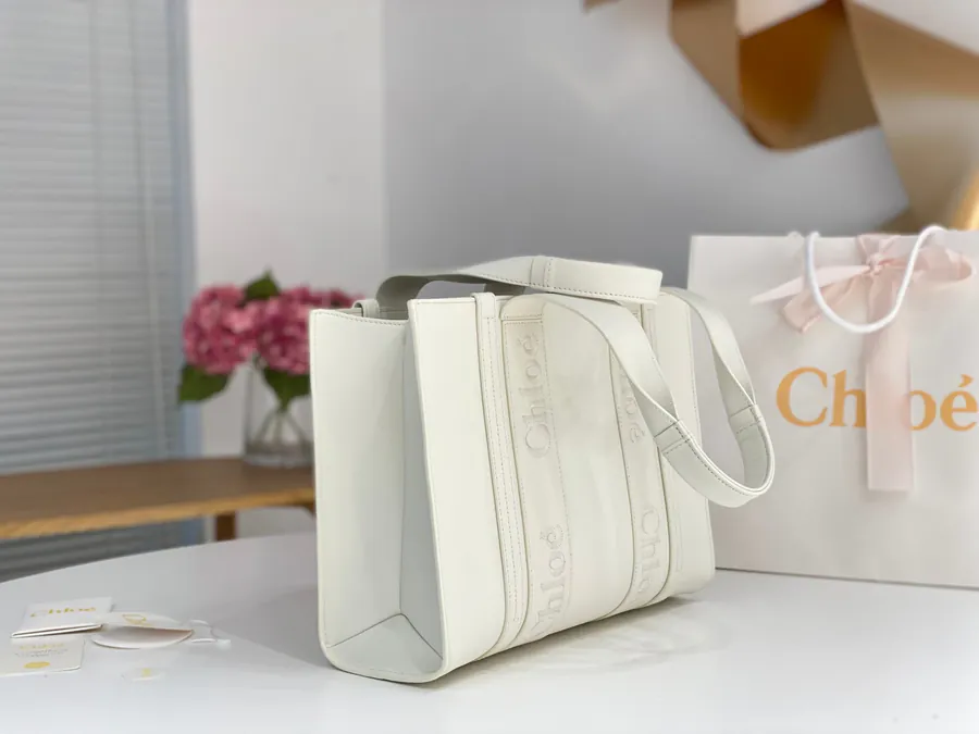 Chloe Woody Leather Tote Bag Elegant and Luxurious